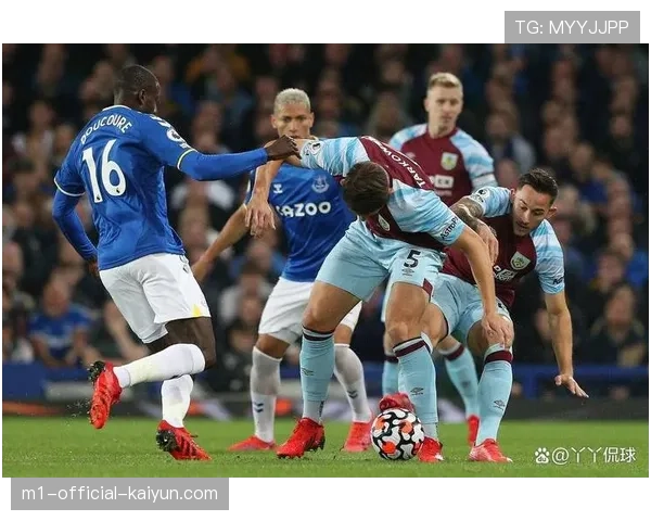 埃弗顿迎战伯恩利保级关键战 薪资底线球队生存策略 埃弗顿迎战伯恩利保级关键战 薪资底线球队生存策略